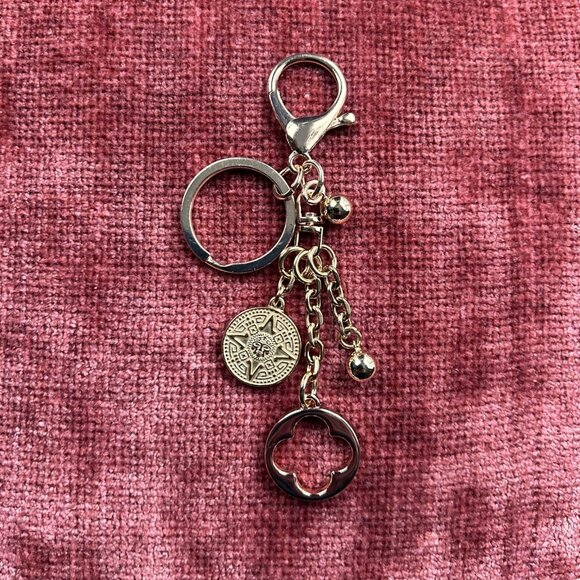 New STAR AND CLOVER Bag Charm Gold Tone⭐ - Picture 1 of 7